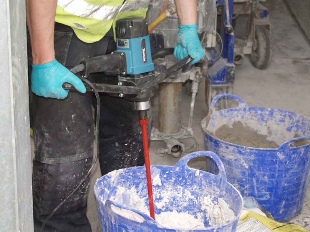 Mak1444 Makita mixer in use