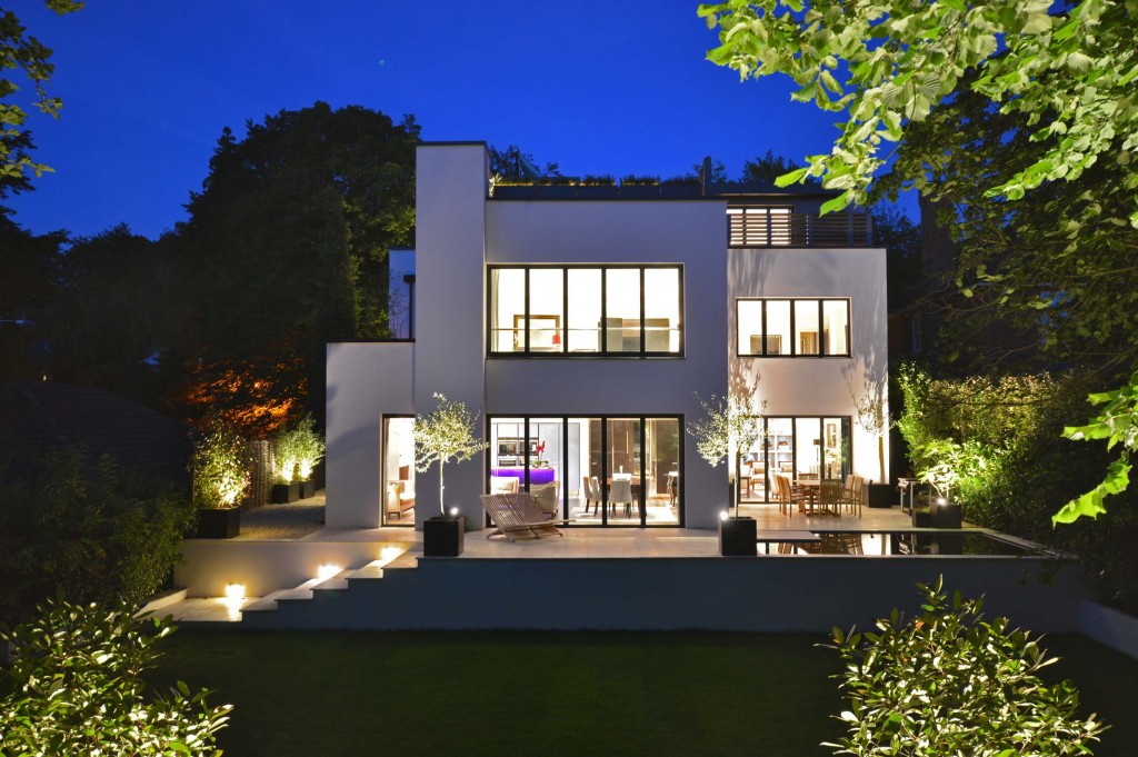 Hi-spec Render By Saint-Gobain Weber For ‘Smart’ Contemporary New Build Hi-spec Render By Saint-Gobain Weber For ‘Smart’ Contemporary New Build
