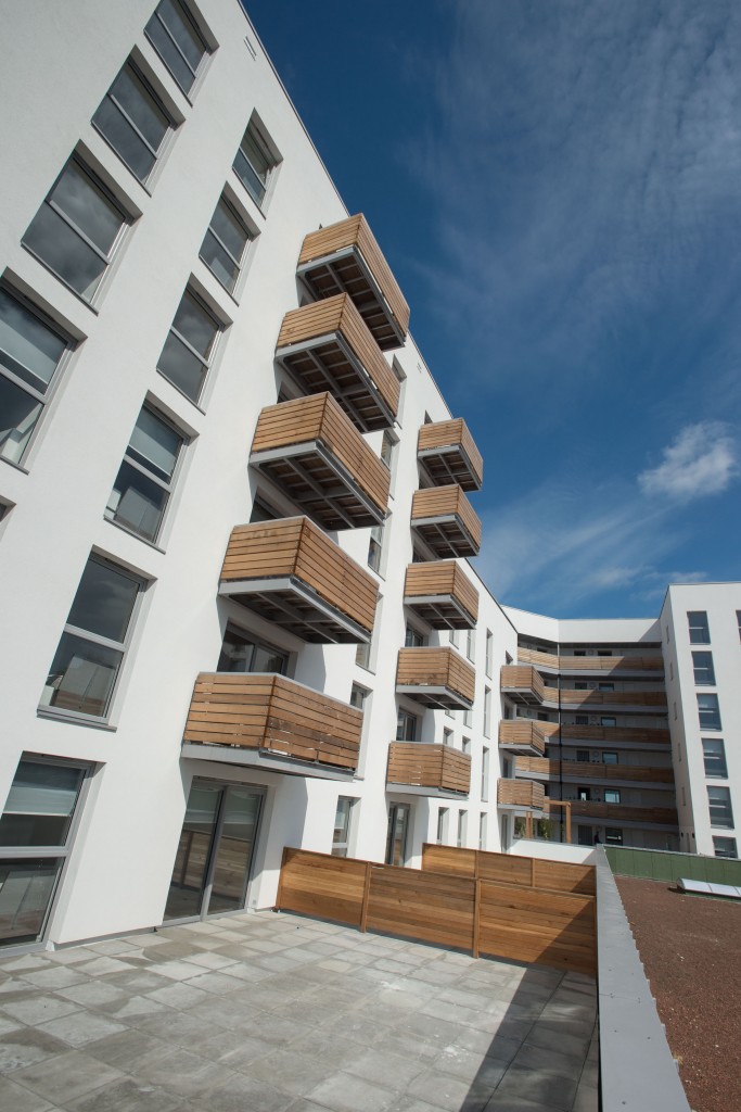 EXTERNAL WALL INSULATION FOR MIXED-USE REGENERATION DEVELOPMENT IN BARKING, LONDON