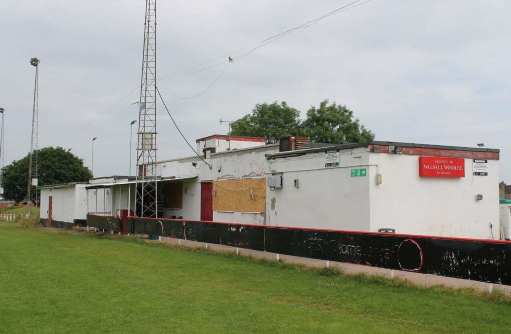 SAINT-GOBAIN WEBER HELPS REFURBISH WALSALL WOOD FC CLUBHOUSE BEFORE